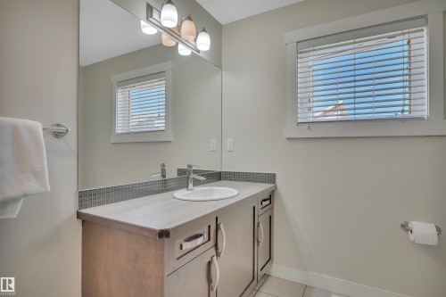 #189 401 Southfork Dr, Leduc, AB - Indoor Photo Showing Bathroom