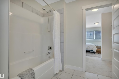 #189 401 Southfork Dr, Leduc, AB - Indoor Photo Showing Bathroom