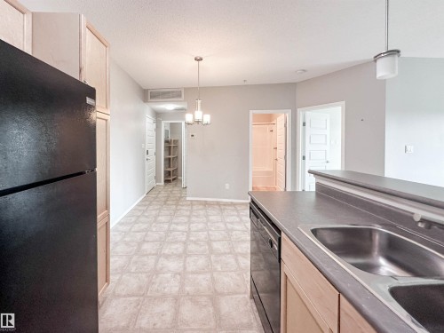 #337 7825 71 St Nw, Edmonton, AB - Indoor Photo Showing Kitchen