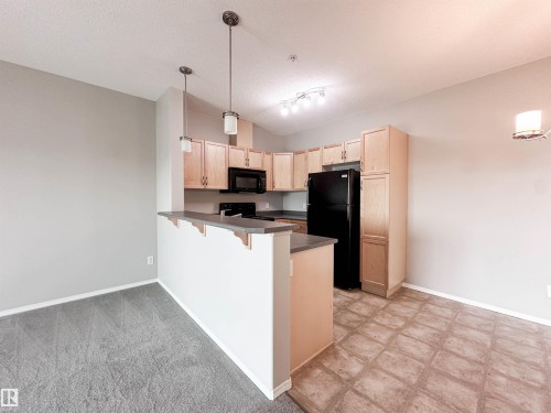 #337 7825 71 St Nw, Edmonton, AB - Indoor Photo Showing Kitchen