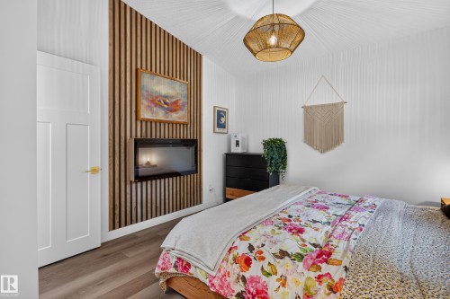 33 Hazel Street, Sherwood Park, AB - Indoor Photo Showing Bedroom