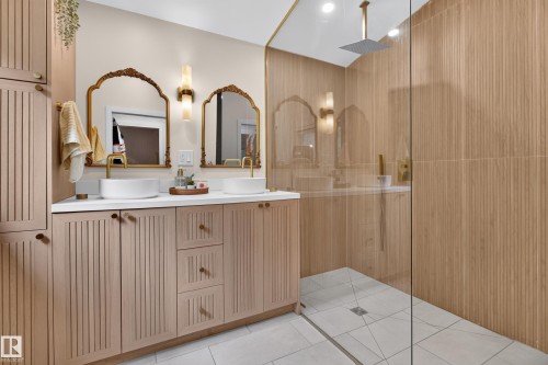 33 Hazel Street, Sherwood Park, AB - Indoor Photo Showing Bathroom