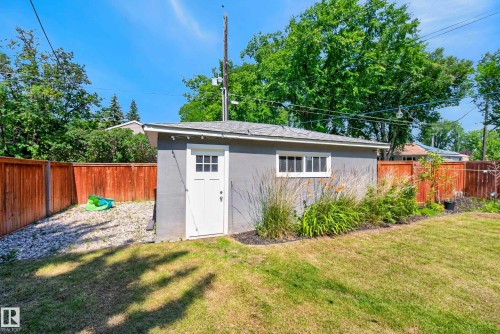 14604 93 Avenue Nw, Edmonton, AB - Outdoor