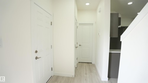 #2 2710 66 St Sw, Edmonton, AB - Indoor Photo Showing Other Room