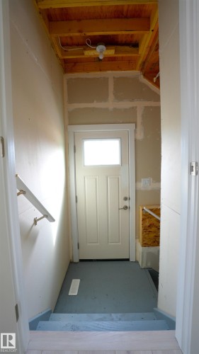 #2 2710 66 St Sw, Edmonton, AB - Indoor Photo Showing Other Room