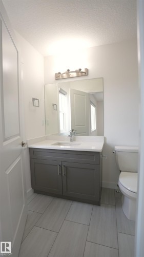#2 2710 66 St Sw, Edmonton, AB - Indoor Photo Showing Bathroom