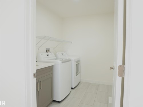 #2 2710 66 St Sw, Edmonton, AB - Indoor Photo Showing Laundry Room