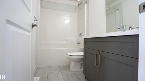 #2 2710 66 St Sw, Edmonton, AB - Indoor Photo Showing Bathroom