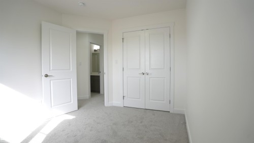 #2 2710 66 St Sw, Edmonton, AB - Indoor Photo Showing Other Room