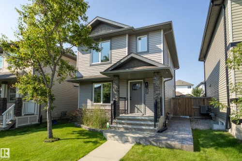 5881 168A Avenue Nw, Edmonton, AB - Outdoor With Facade