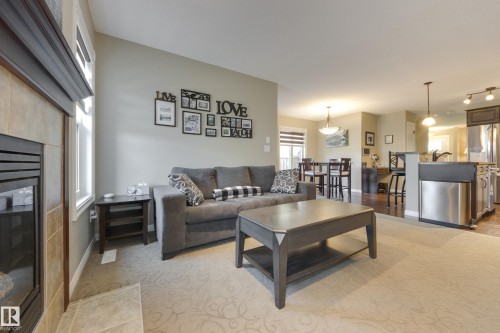 5881 168A Avenue Nw, Edmonton, AB - Indoor Photo Showing Living Room