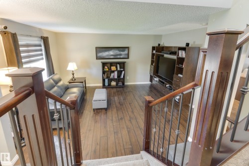 5881 168A Avenue Nw, Edmonton, AB - Indoor Photo Showing Other Room