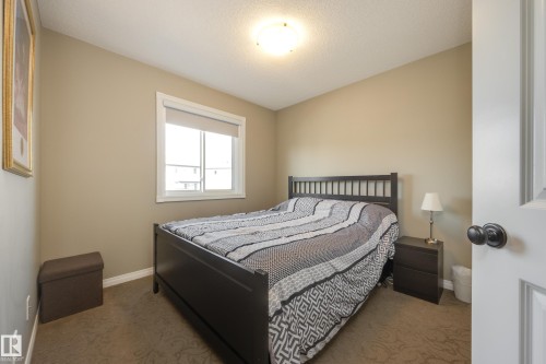 5881 168A Avenue Nw, Edmonton, AB - Indoor Photo Showing Bedroom