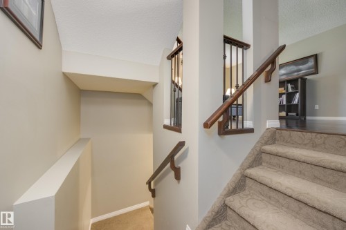 5881 168A Avenue Nw, Edmonton, AB - Indoor Photo Showing Other Room