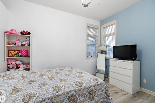 15816 64 Street Nw, Edmonton, AB - Indoor Photo Showing Bedroom