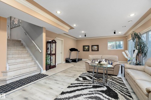 15816 64 Street Nw, Edmonton, AB - Indoor