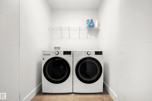175 Kinglet Boulevard Nw, Edmonton, AB - Indoor Photo Showing Laundry Room