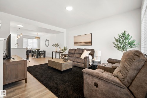 175 Kinglet Boulevard Nw, Edmonton, AB - Indoor Photo Showing Living Room