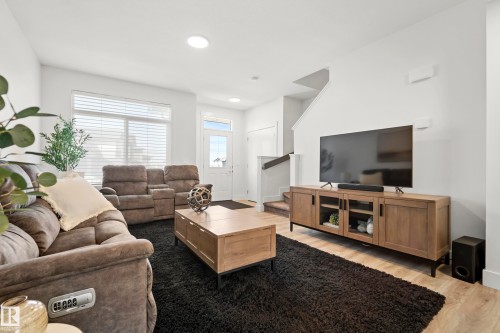 175 Kinglet Boulevard Nw, Edmonton, AB - Indoor Photo Showing Living Room