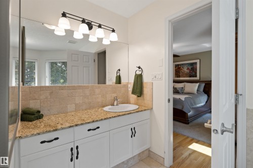26 Eastbourne Close, St. Albert, AB - Indoor Photo Showing Bathroom