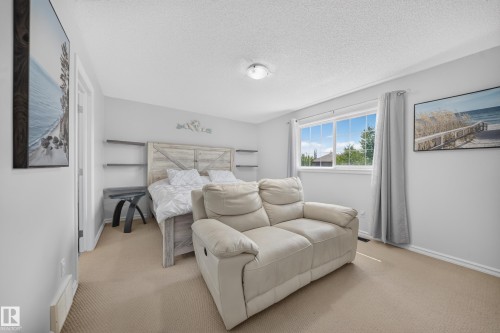 90 Rue Montalet, Beaumont, AB - Indoor Photo Showing Bedroom
