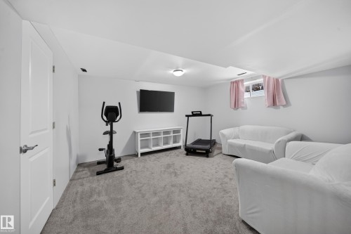 90 Rue Montalet, Beaumont, AB - Indoor