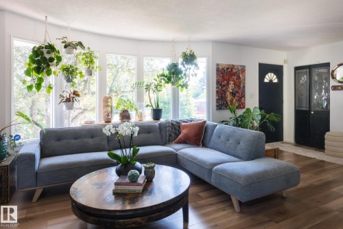 2012 Garland Crest, Sherwood Park, AB - Indoor Photo Showing Living Room