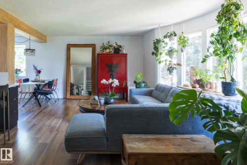 2012 Garland Crest, Sherwood Park, AB - Indoor Photo Showing Living Room