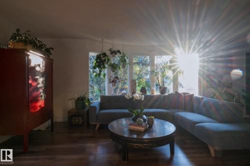 2012 Garland Crest, Sherwood Park, AB - Indoor Photo Showing Living Room