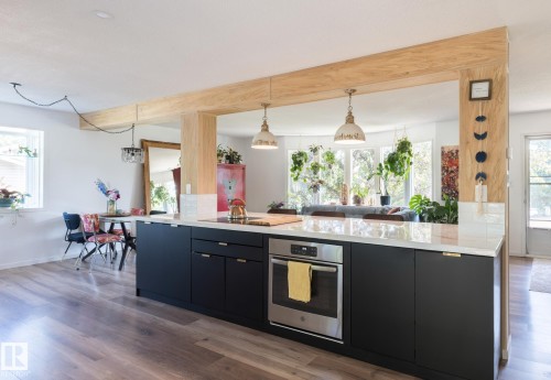 2012 Garland Crest, Sherwood Park, AB - Indoor Photo Showing Kitchen With Upgraded Kitchen