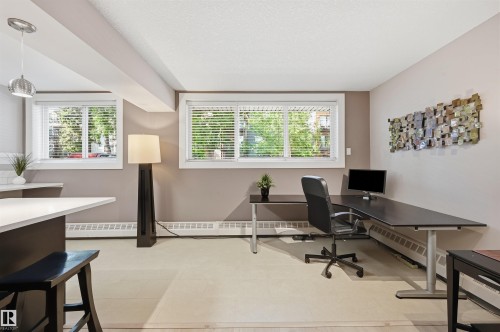 #1 10015 83 Av Nw Nw, Edmonton, AB - Indoor Photo Showing Office