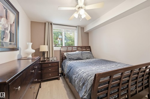 #1 10015 83 Av Nw Nw, Edmonton, AB - Indoor Photo Showing Bedroom
