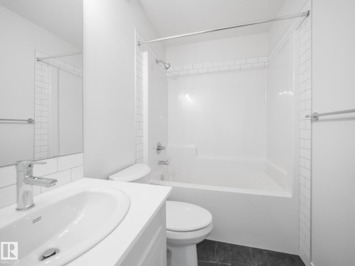 2016 194 Street Nw, Edmonton, AB - Indoor Photo Showing Bathroom