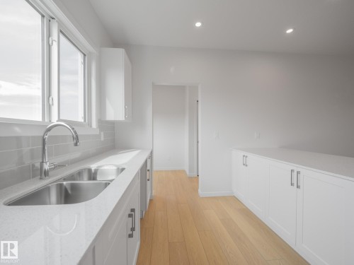 2020 194 Street Nw, Edmonton, AB - Indoor Photo Showing Kitchen With Double Sink