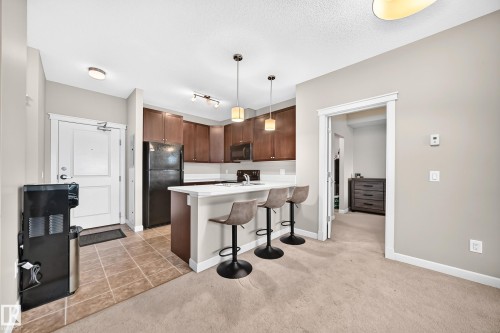 #411 3715 Whitelaw Ln Nw, Edmonton, AB - Indoor Photo Showing Kitchen