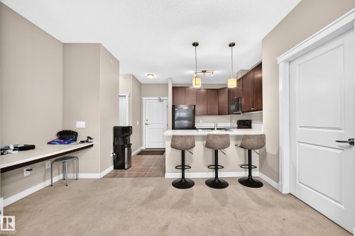 #411 3715 Whitelaw Ln Nw, Edmonton, AB - Indoor Photo Showing Kitchen