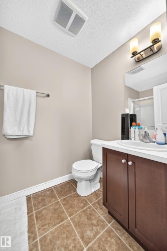 #411 3715 Whitelaw Ln Nw, Edmonton, AB - Indoor Photo Showing Bathroom