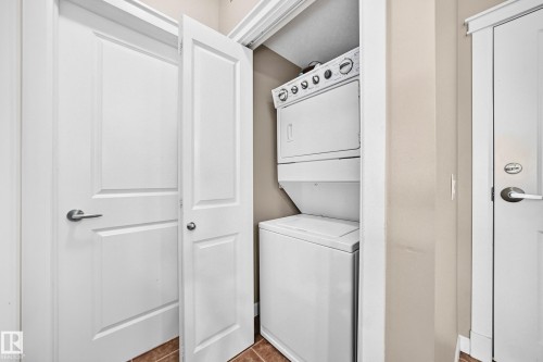 #411 3715 Whitelaw Ln Nw, Edmonton, AB - Indoor Photo Showing Laundry Room