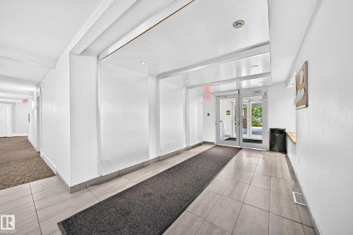 #411 3715 Whitelaw Ln Nw, Edmonton, AB - Indoor Photo Showing Other Room