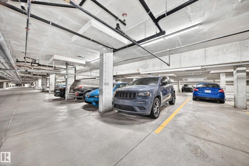 #411 3715 Whitelaw Ln Nw, Edmonton, AB - Indoor Photo Showing Garage