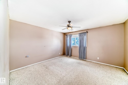 100 Dickinsfield Crest Nw, Edmonton, AB - Indoor Photo Showing Other Room