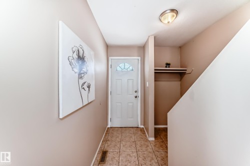 100 Dickinsfield Crest Nw, Edmonton, AB - Indoor Photo Showing Other Room