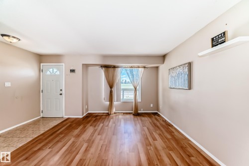 100 Dickinsfield Crest Nw, Edmonton, AB - Indoor Photo Showing Other Room