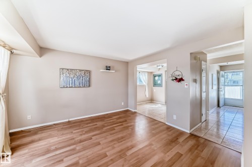 100 Dickinsfield Crest Nw, Edmonton, AB - Indoor Photo Showing Other Room