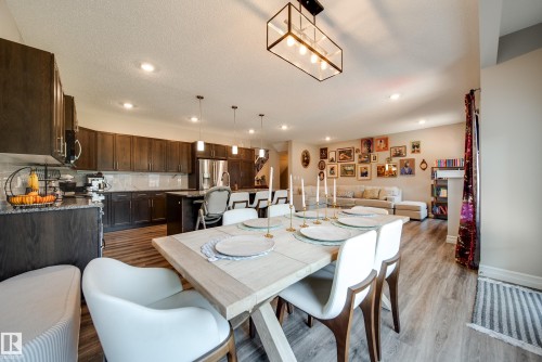 3632 Keswick Boulevard Sw, Edmonton, AB - Indoor Photo Showing Dining Room