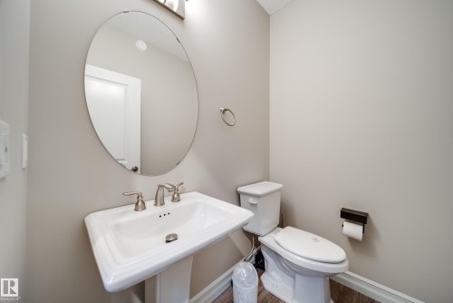 3632 Keswick Boulevard Sw, Edmonton, AB - Indoor Photo Showing Bathroom