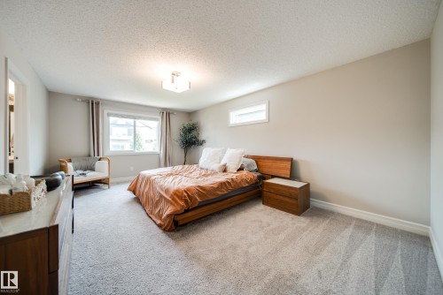 3632 Keswick Boulevard Sw, Edmonton, AB - Indoor Photo Showing Bedroom