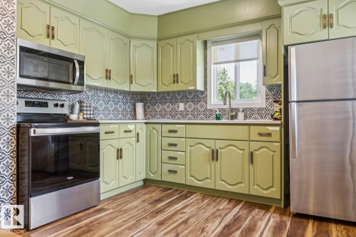 11625 83 Street Nw, Edmonton, AB - Indoor Photo Showing Kitchen