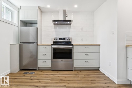 11625 83 Street Nw, Edmonton, AB - Indoor Photo Showing Kitchen