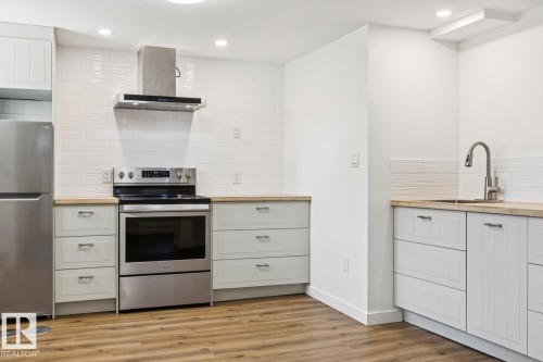 11625 83 Street Nw, Edmonton, AB - Indoor Photo Showing Kitchen With Upgraded Kitchen